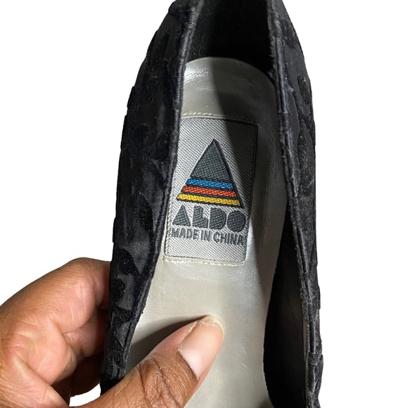 Aldo Women's Black Velvet Floral Leaf Vine Fabric Pump Heels - Picture 5 of 7